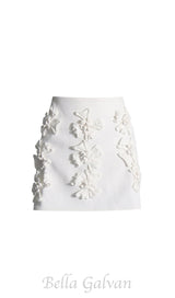 ANAXANDRA WHITE FLOWER MINI SKIRT