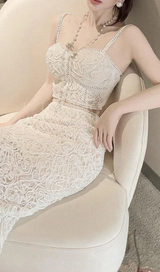 WHITE LACE TOPS FLOWER HOLLOW SKIRTS SUITS