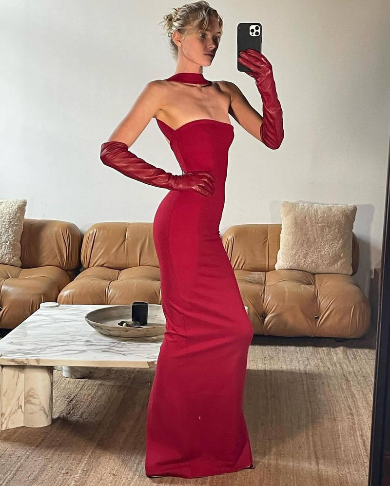 CUTOUT HALTER BACKLESS DRESS IN RED