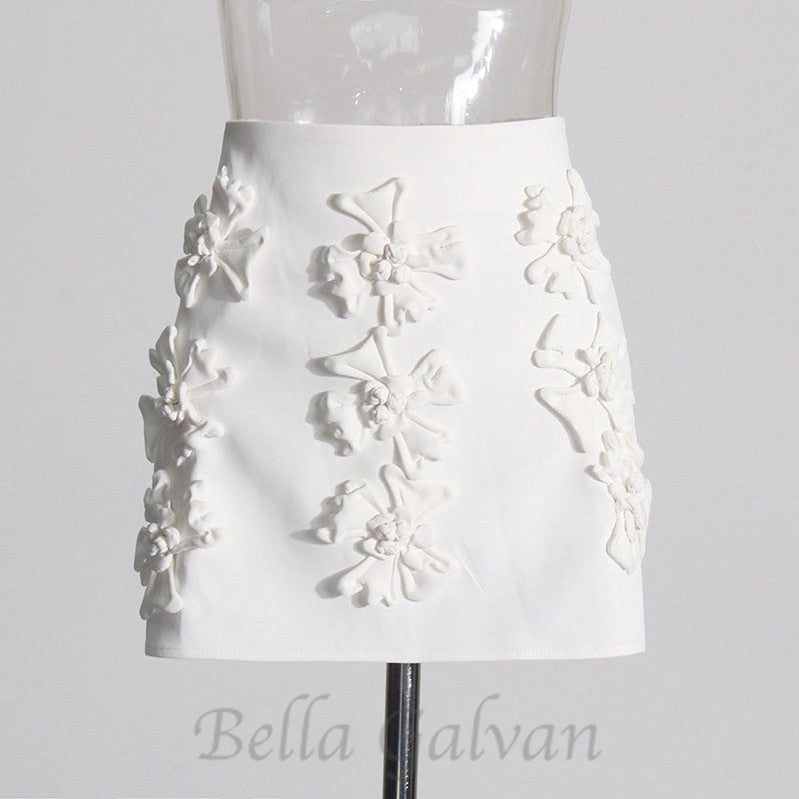 ANAXANDRA WHITE FLOWER MINI SKIRT