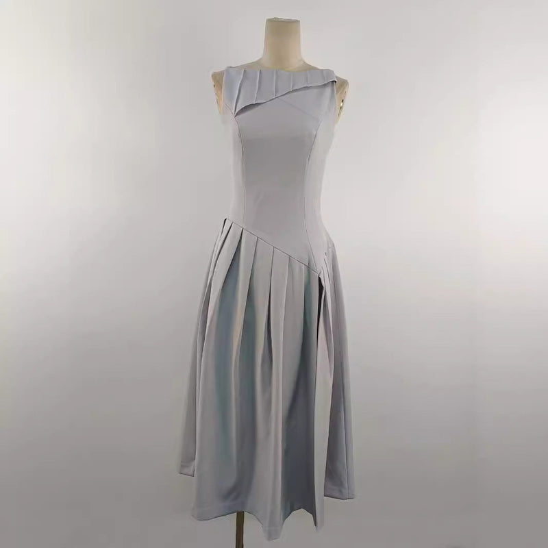 sleeveless pleated slit midi dress in gray