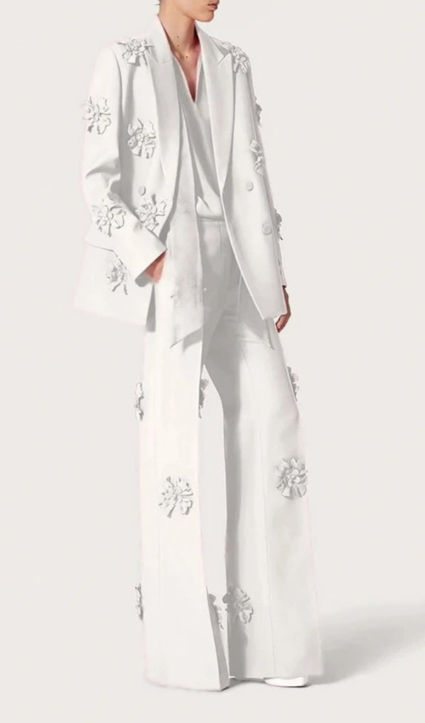 DOUBLE-BREASTED THREE DIMENSIONAL FLORAL SUIT JACKET IN WHITE