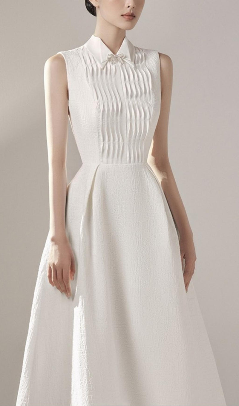 BOW PLEATED SLEEVELESS MIDI DRESS IN WHITE