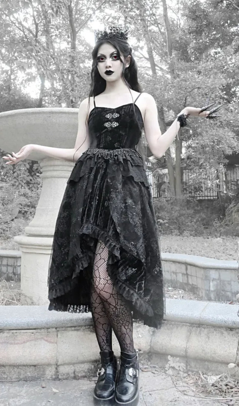 SWEETHEART NECKLINE CLASSIC GOTHIC VELVET DRESS