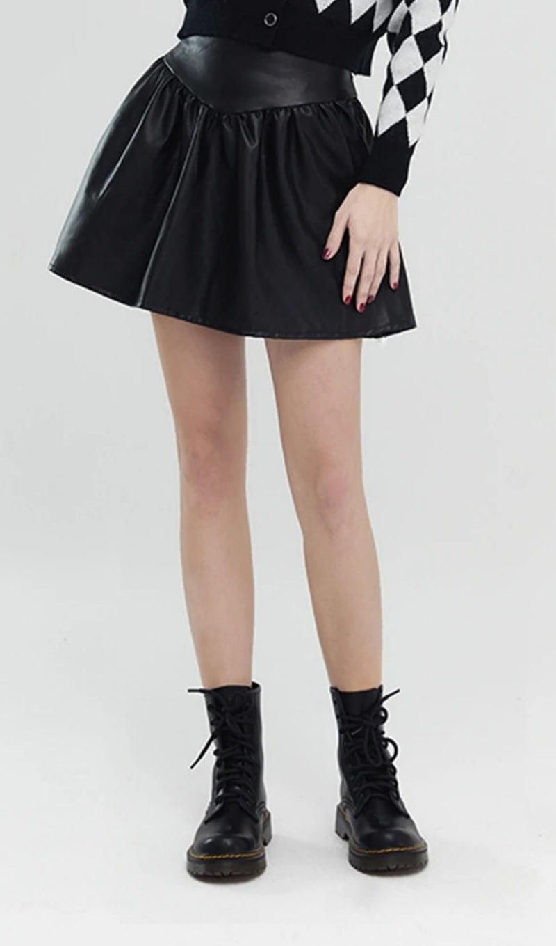 BLACK STITCHING LEATHER MINI SKIRT