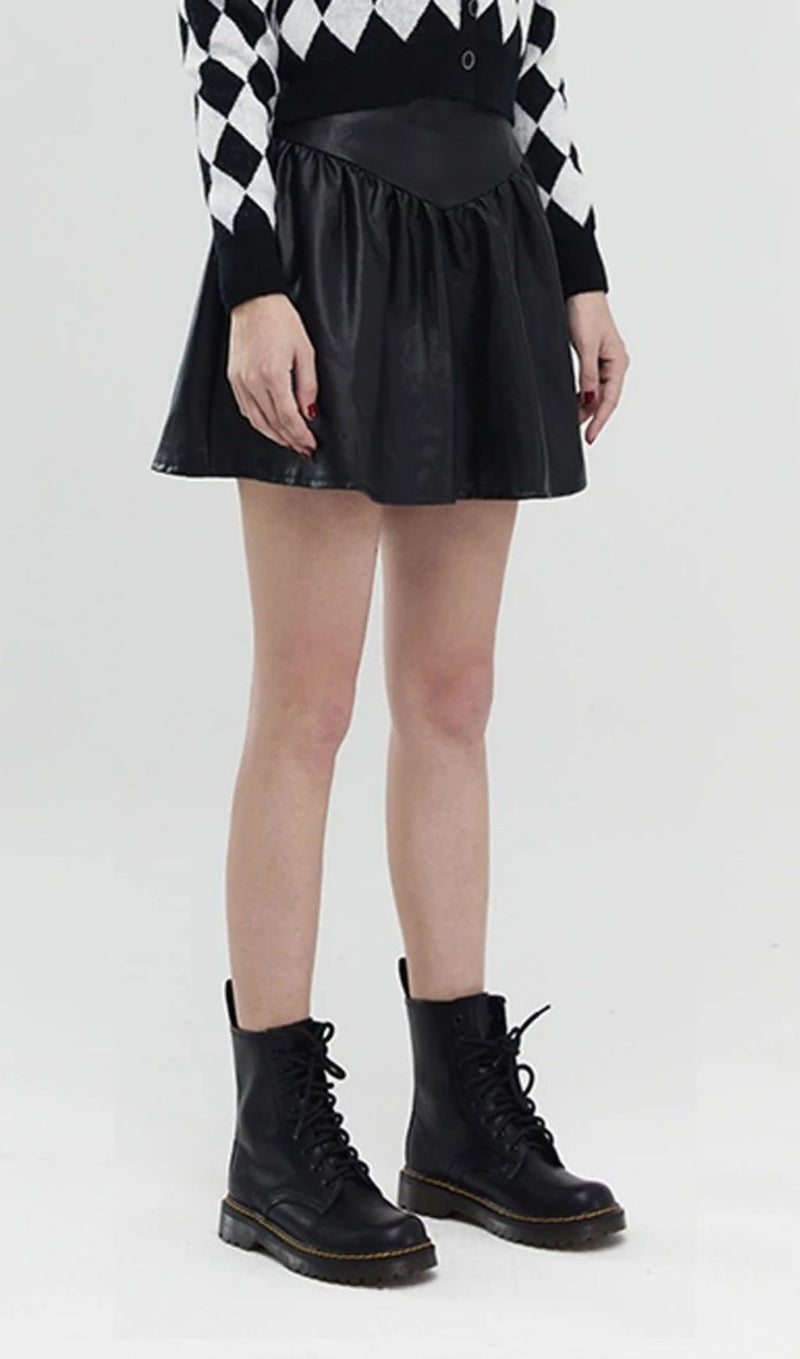 BLACK STITCHING LEATHER MINI SKIRT