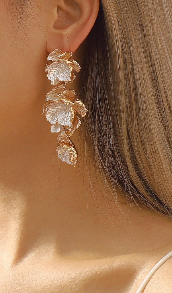 GOLD 3D FLOWER EARRINGS