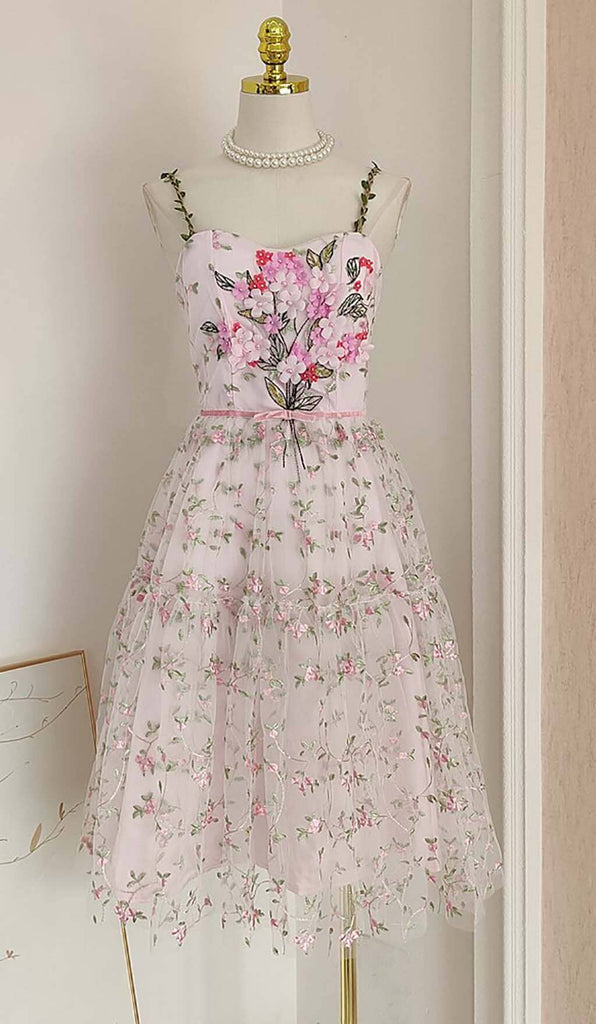 3D FLORAL HEM MIDI DRESS IN WHITE DRESS STYLE OF CB 