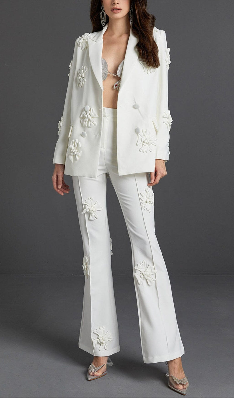 DOUBLE-BREASTED THREE DIMENSIONAL FLORAL SUIT JACKET IN WHITE