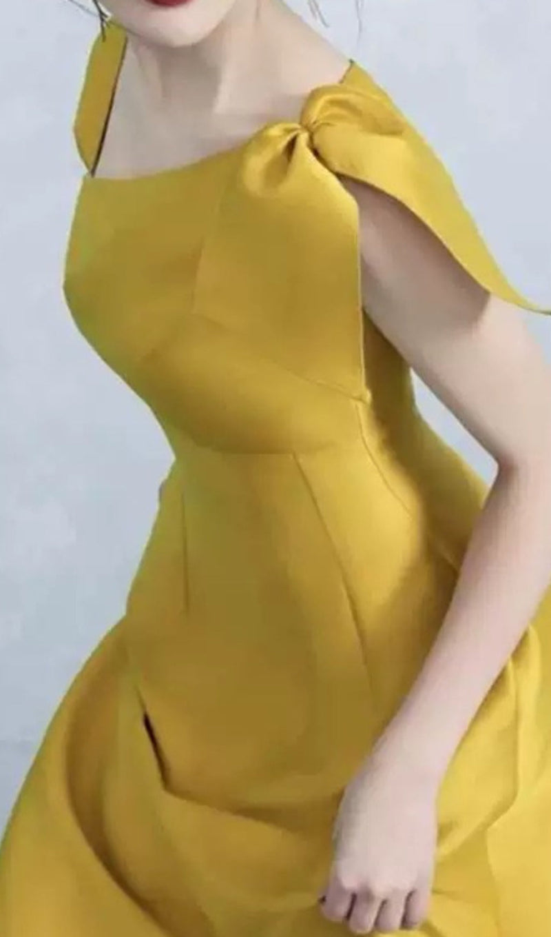 YELLOW ASYMMETRIC SHOULDER DIAGONAL COLLAR TEMPERAMENT FRENCH DRESS