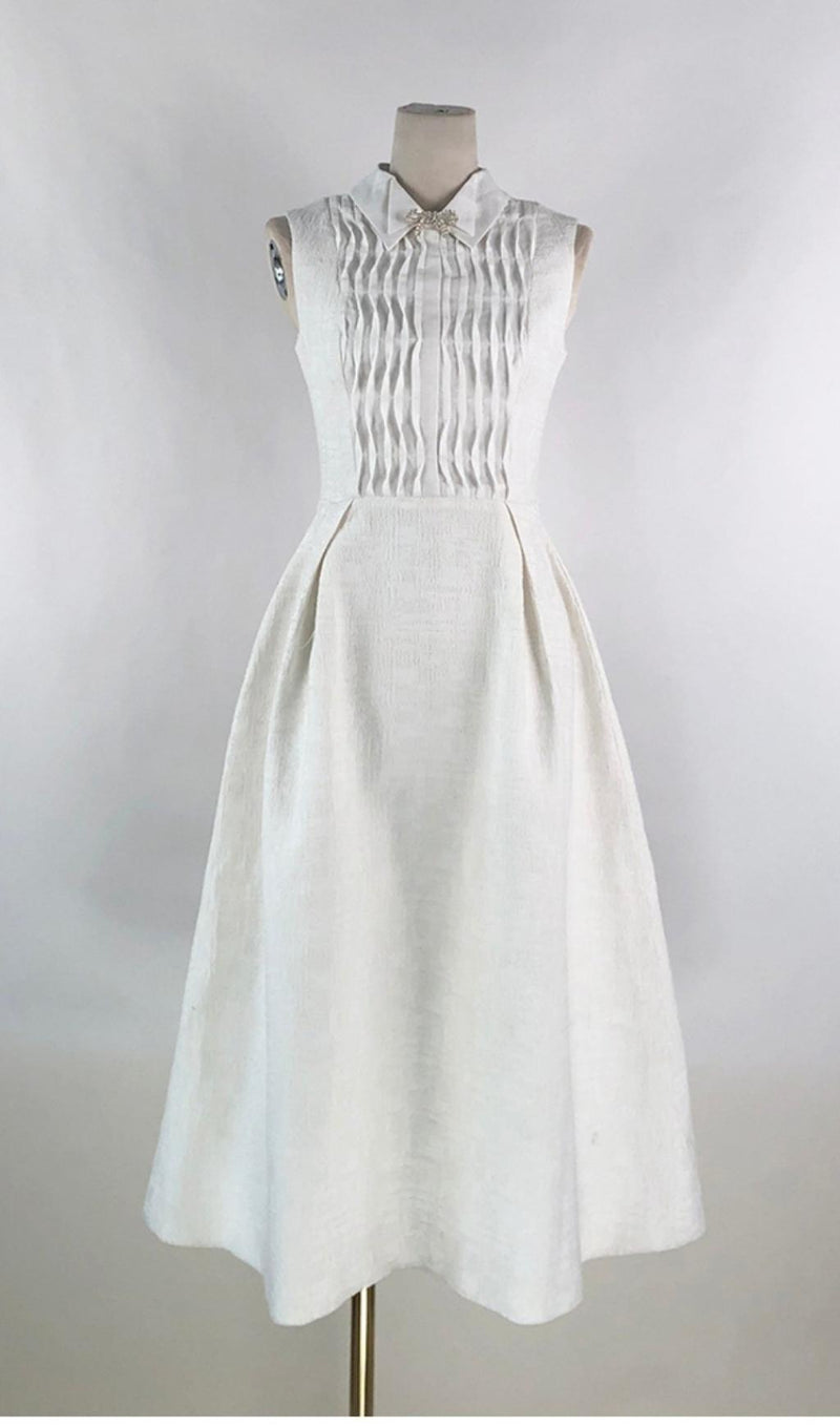 BOW PLEATED SLEEVELESS MIDI DRESS IN WHITE