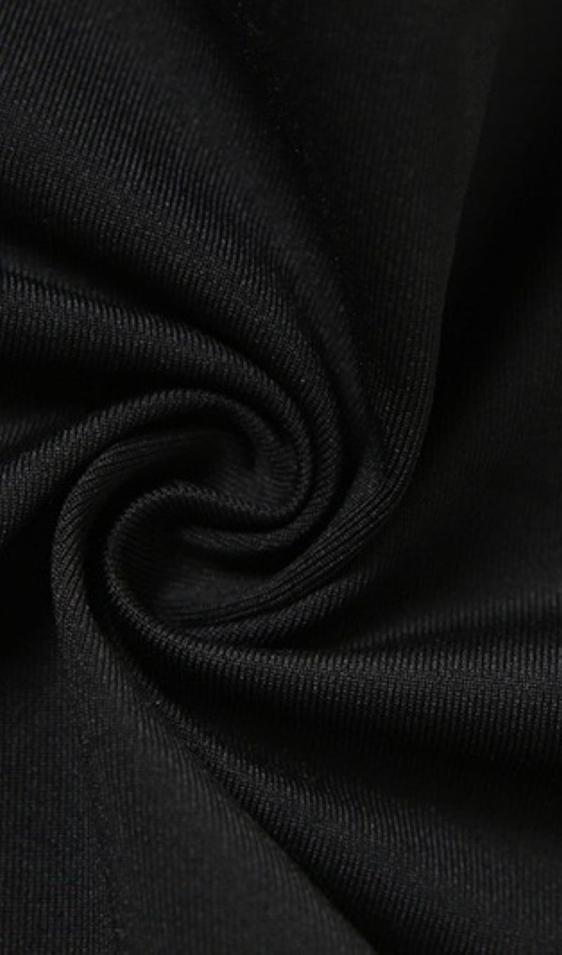 A SMALL VEST WITH A HALTER HOOK IN BLACK