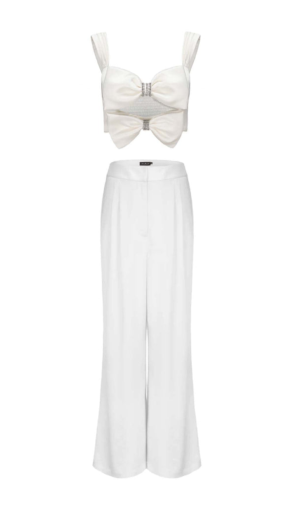 BOW-EMBELLISHED TWO-PIECE SUIT IN WHITE DRESS STYLE OF CB 