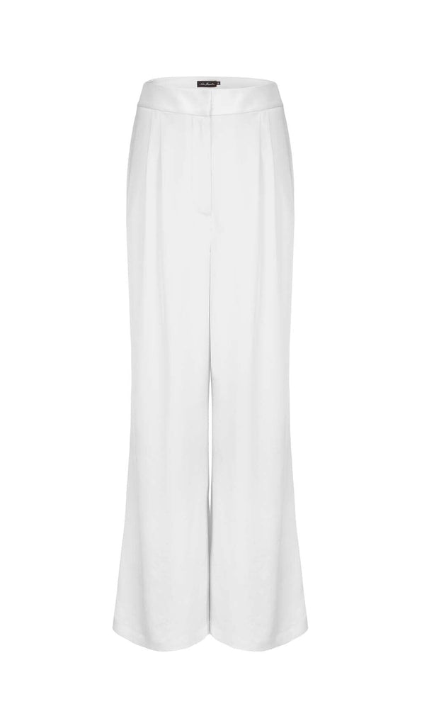 BOW-EMBELLISHED TWO-PIECE SUIT IN WHITE DRESS STYLE OF CB 