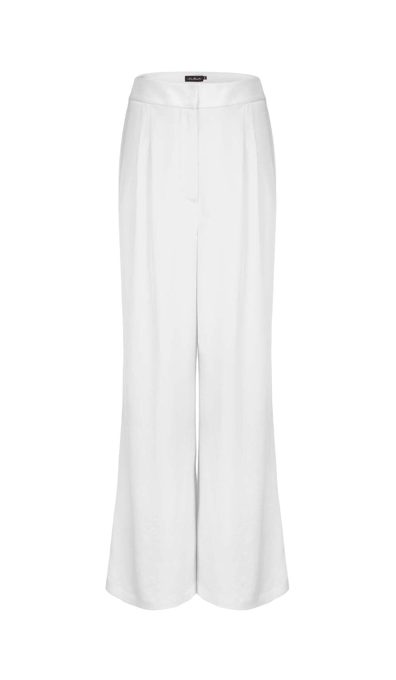 BOW-EMBELLISHED TWO-PIECE SUIT IN WHITE DRESS STYLE OF CB 