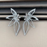 CRYSTAL FLOWER EARRINGS IN SILVER Earrings styleofcb 