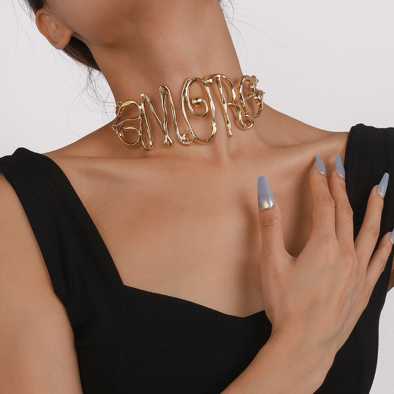 GOLD EXAGGERATED LETTER CHOKER