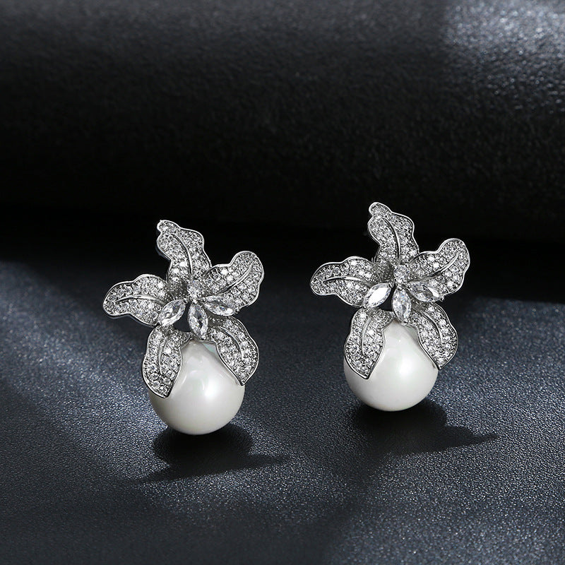 LILY SILVER PEARL EARRINGS