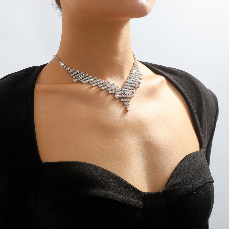 SILVER RHINESTONE V-SHAPED NECKLACE