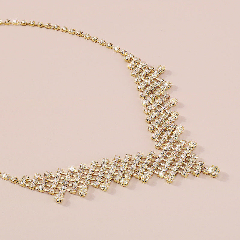 GOLD RHINESTONE V-SHAPED NECKLACE