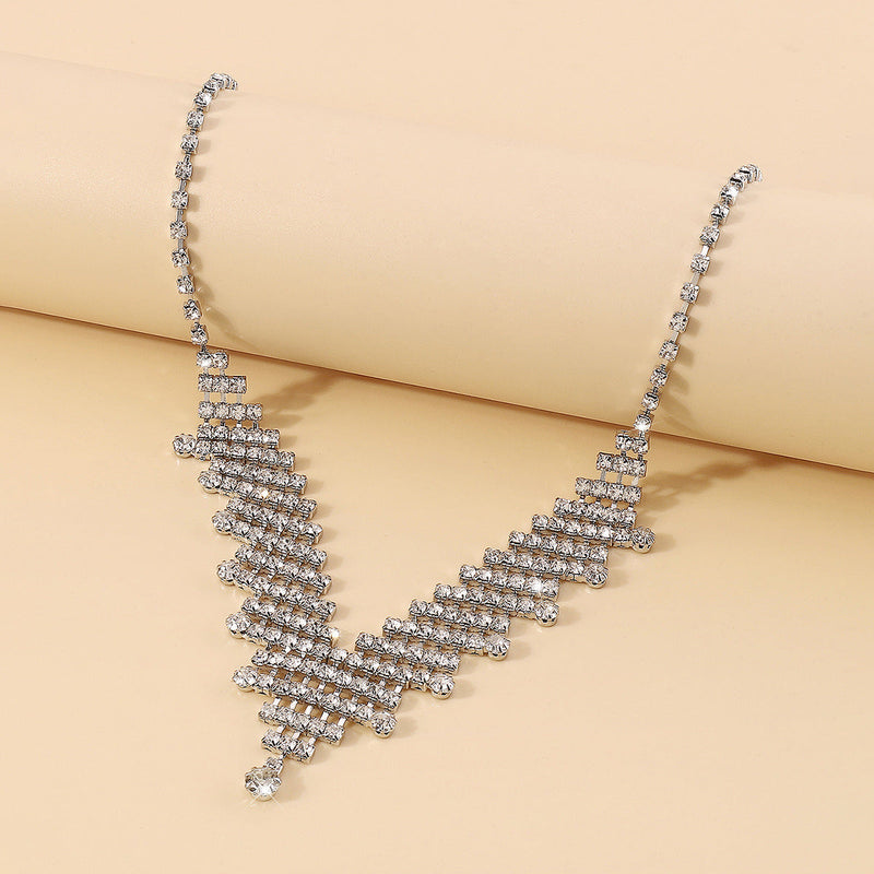 SILVER RHINESTONE V-SHAPED NECKLACE