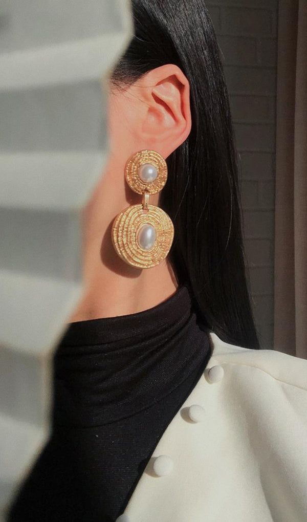 SPIRAL CIRCLE PEARL EARRINGS